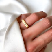 Złoty Personalizowany Sygnet z Białym Diamentem