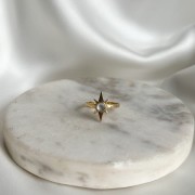 Pierścionek Róża Wiatrów z Kryształem Górskim