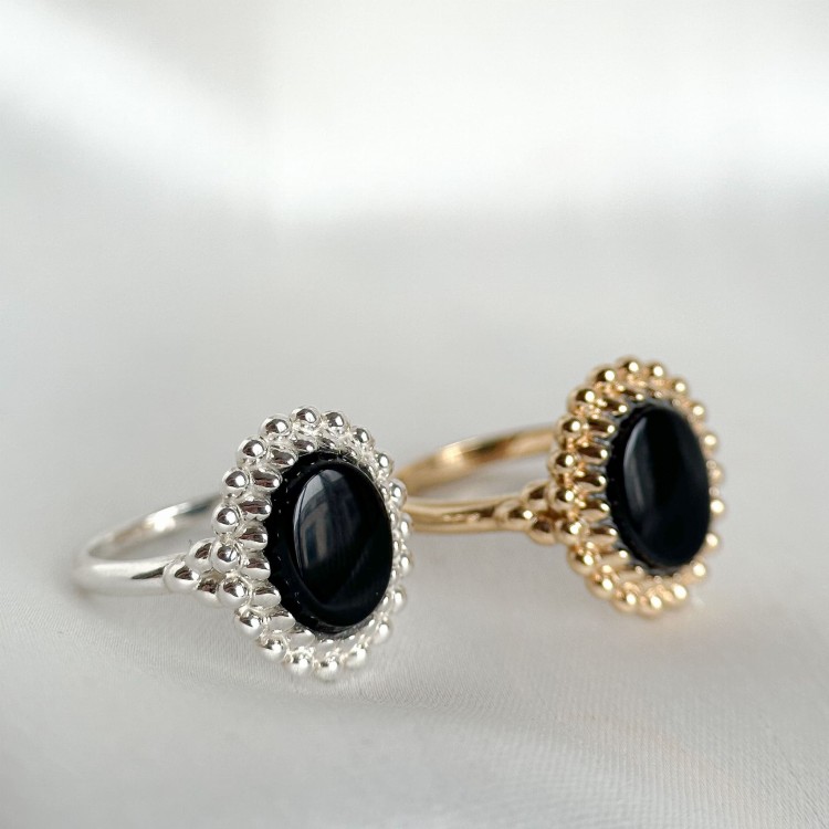 Pierścionek Vintage z Onyksem Gold