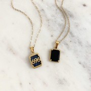 Złoty Naszyjnik z Prostokątnym Onyksem