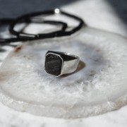 Sygnet z Dużym Obsydianem Silver