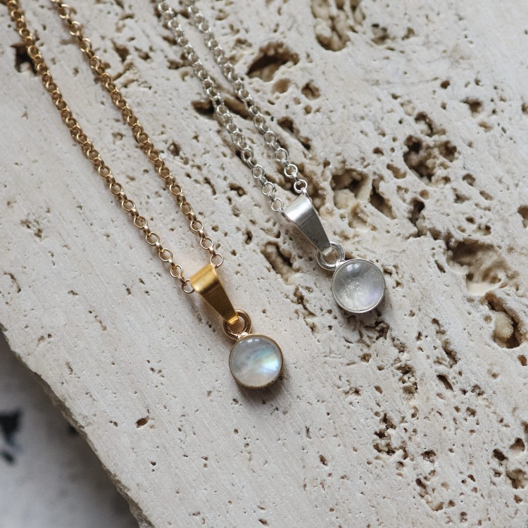 Naszyjnik Kamień Księżycowy Płaski 6mm Silver