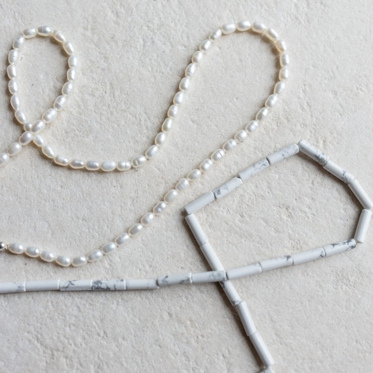 Naszyjnik Rurka Howlit Biały