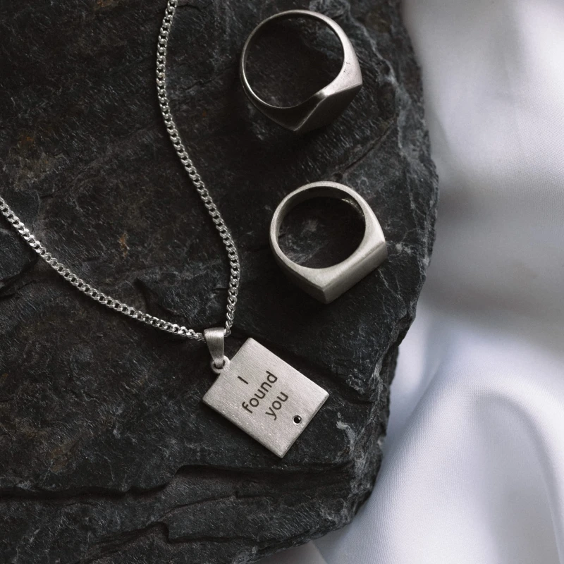 Personalizowany Naszyjnik Prostokątny z Czarnym Diamentem Silver