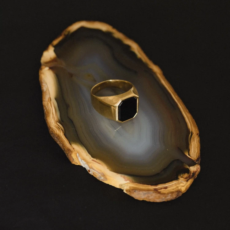 Sygnet z Dużym Onyksem Gold