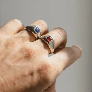 Sygnet z Kwadratowym Dumortierytem