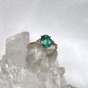 Złoty Pierścionek z Dużym Szmaragdem i 6 Brylantami (id: 2865)