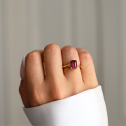 Złoty Pierścionek z Prostokątnym Rodolitem i 6 Brylantami (id: 2869)