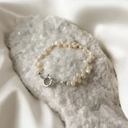 Bransoletka z Pereł z Ozdobnym Zapięciem Silver