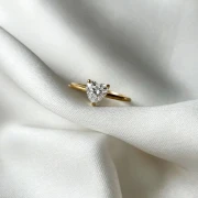Złoty Pierścionek Serce z Diamentem Laboratoryjnym 0,8 ct