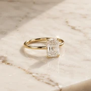 Złoty Pierścionek z Prostokątnym Diamentem Laboratoryjnym 1,5 ct