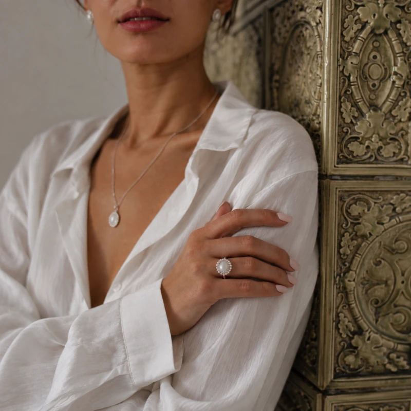 Naszyjnik w Stylu Vintage z Masą Perłową Silver
