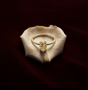 Złoty Pierścionek z Żółtym Diamentem Laboratoryjnym 0,37 ct
