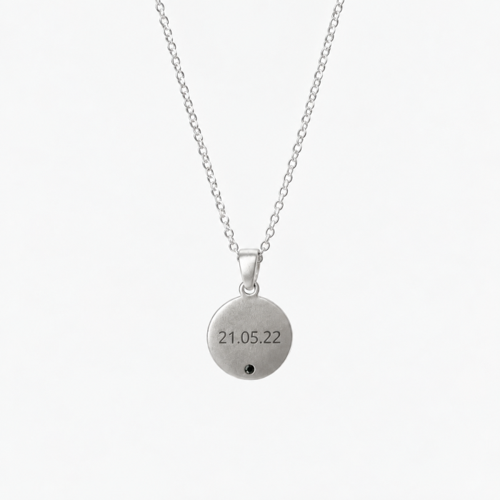 Naszyjnik Okrągły z Grawerem i Czarnym Diamentem Silver