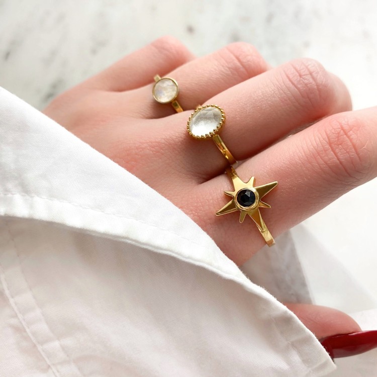 Pierścionek z onyksem