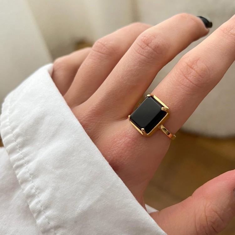 Pierścionek z onyksem