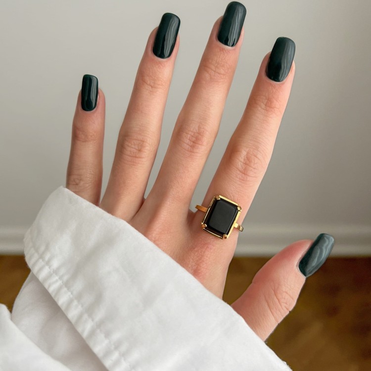 Pierścionek z prostokątnym onyksem