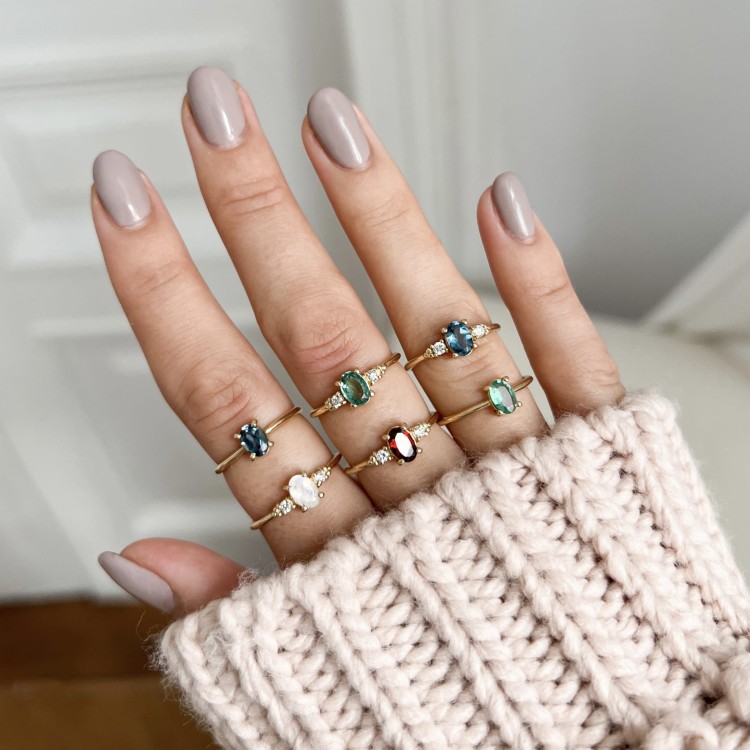 pierścionki z kamieniami i brylantami