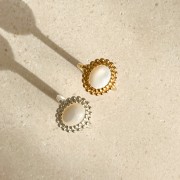 Pierścionek w Stylu Vintage z Masą Perłową Gold