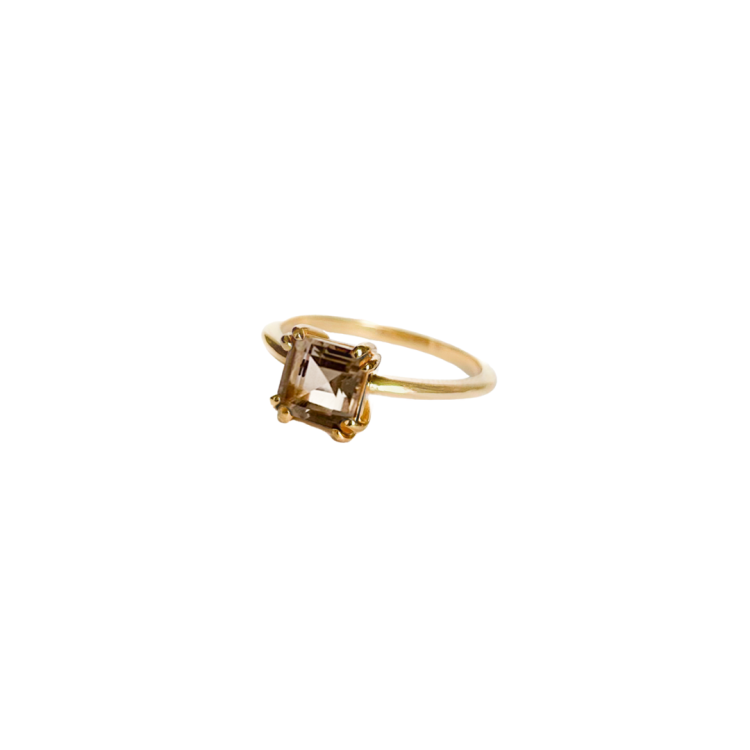 Pierścionek z Kwadratowym Kwarcem Dymnym Gold (id: 1825)